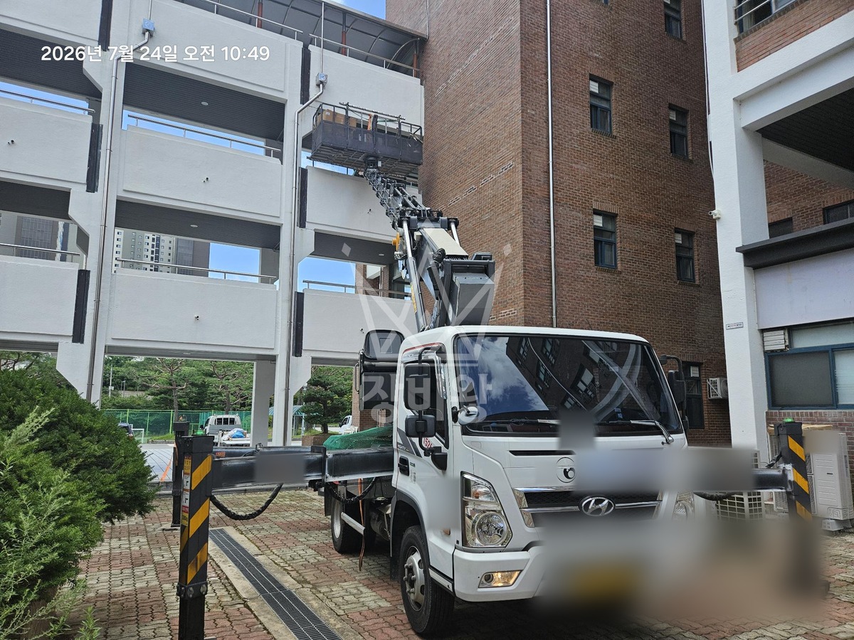 전남광주 광산구 월계동 3.5톤 스카이차 실외기2개 양중 작업사진 3