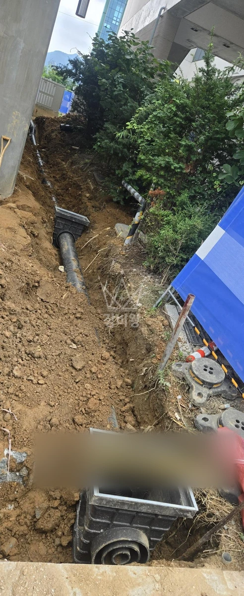 경기 하남시 덕풍동 포크레인(굴착기) 토목공사-신축건물주변마무리 작업사진 1