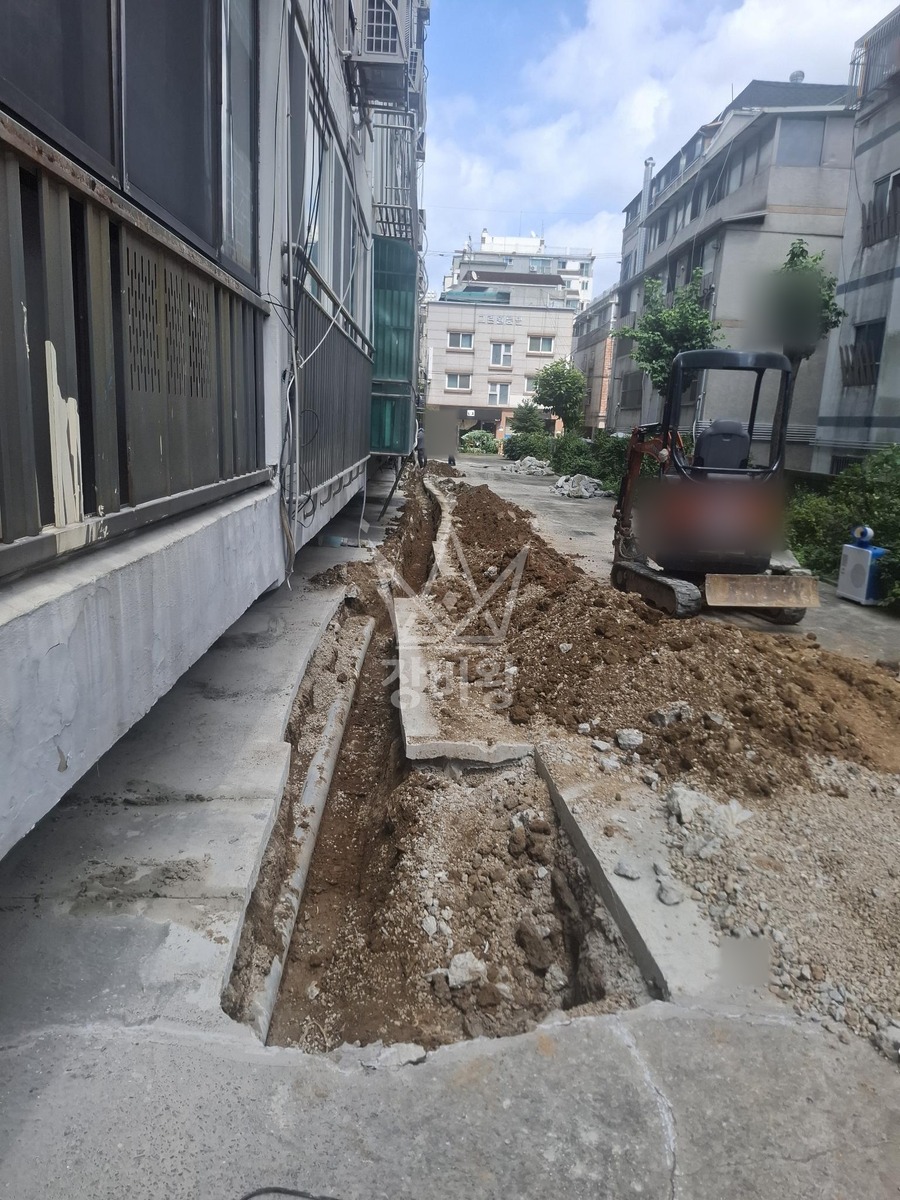 경기 부천시 원미구 역곡동 포크레인(굴착기) 터파기 작업사진 1