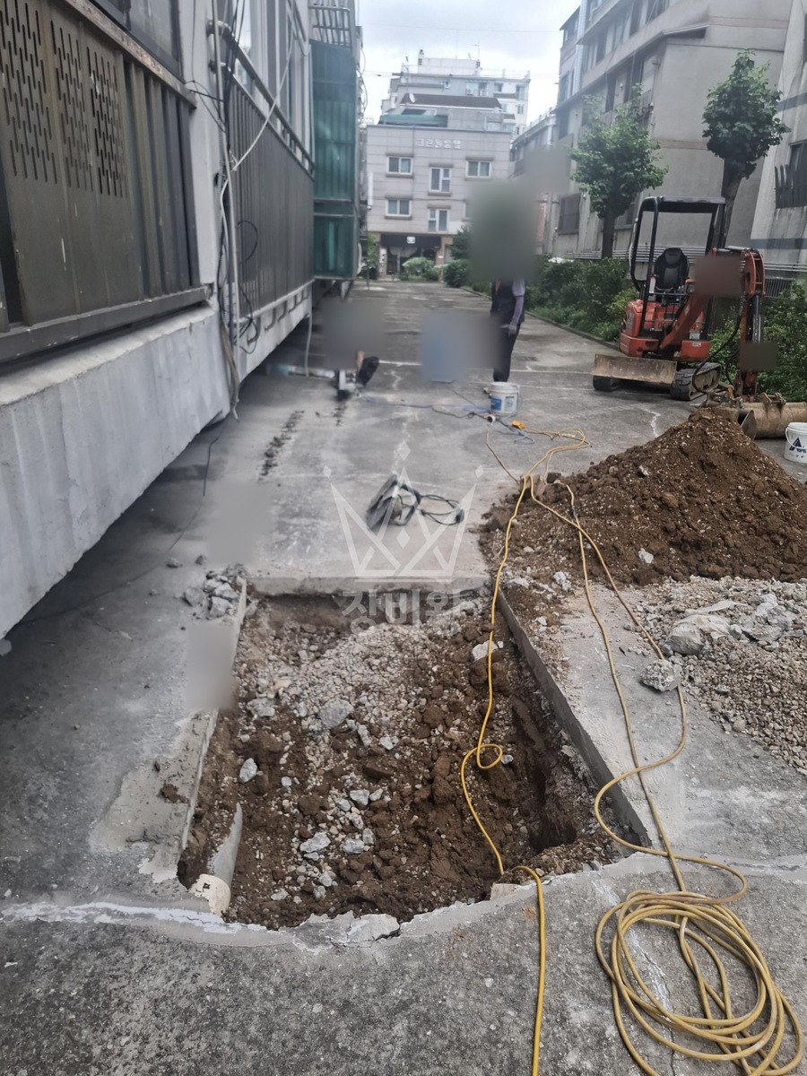 경기 부천시 원미구 역곡동 포크레인(굴착기) 터파기 작업사진 3