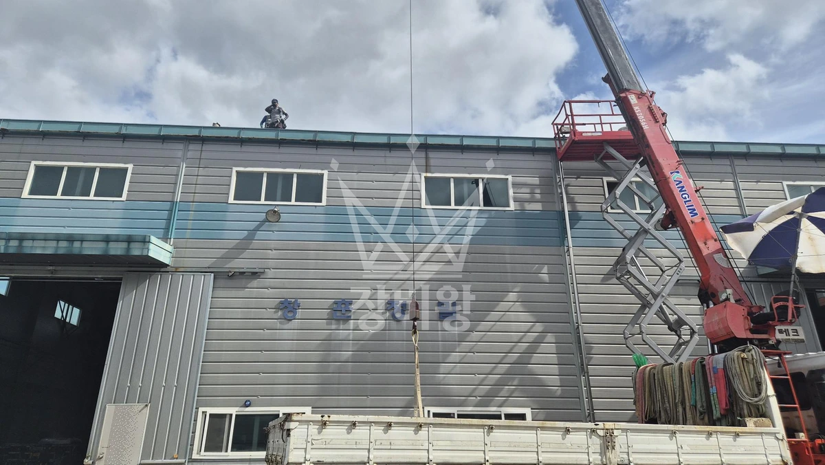 경북 경주시 외동읍 5톤 크레인 태양광 자재양중 작업사진 3