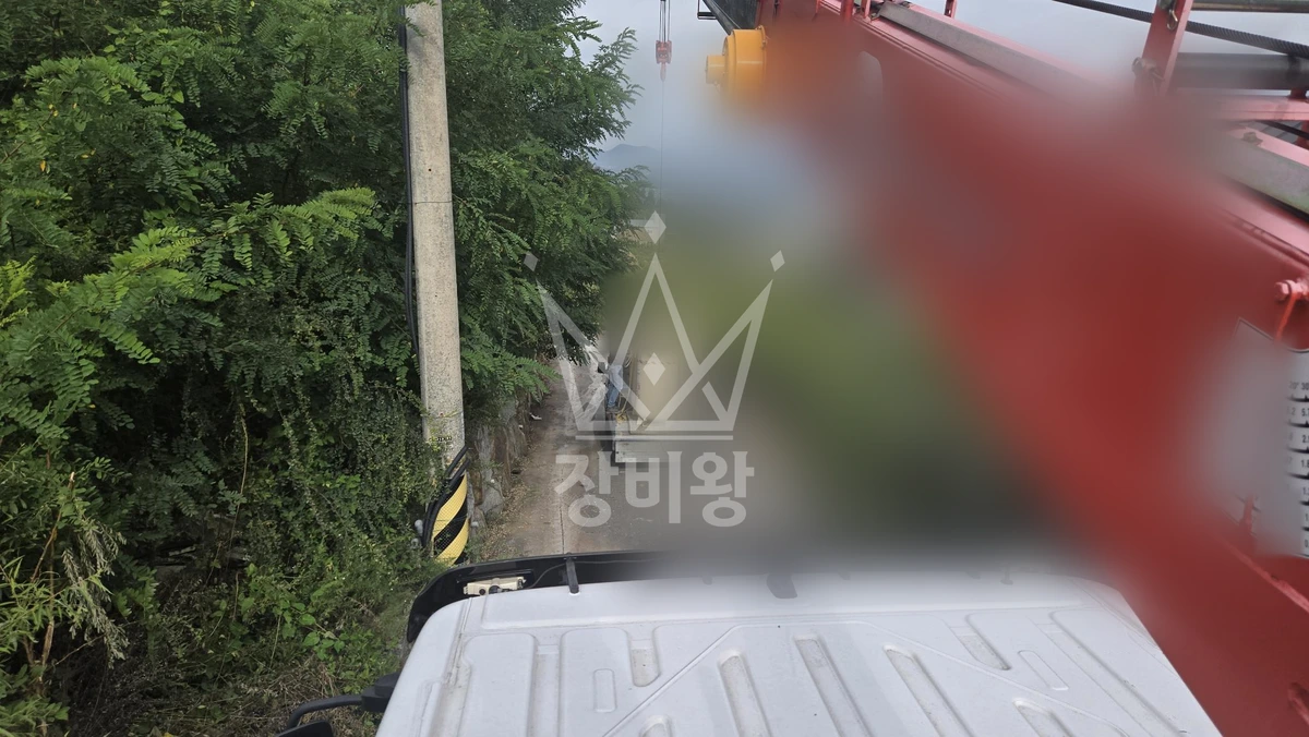 경기 동두천시 송내동 5톤 크레인 LPG 통 철거 작업사진 1