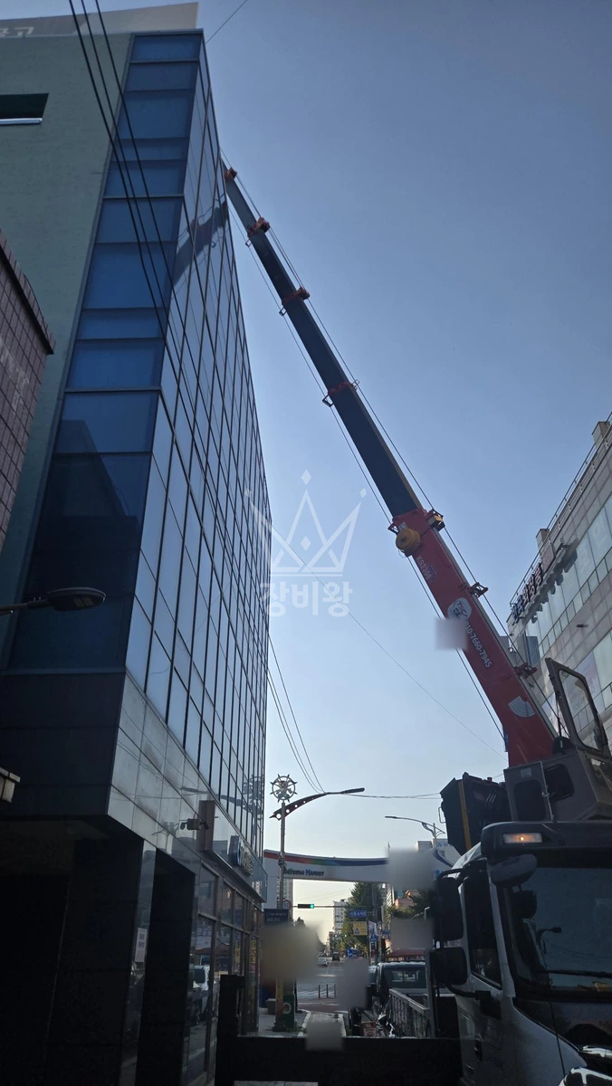 인천 제물포구 신흥동3가 5톤 크레인 베터리 / 자재양중 작업사진 1