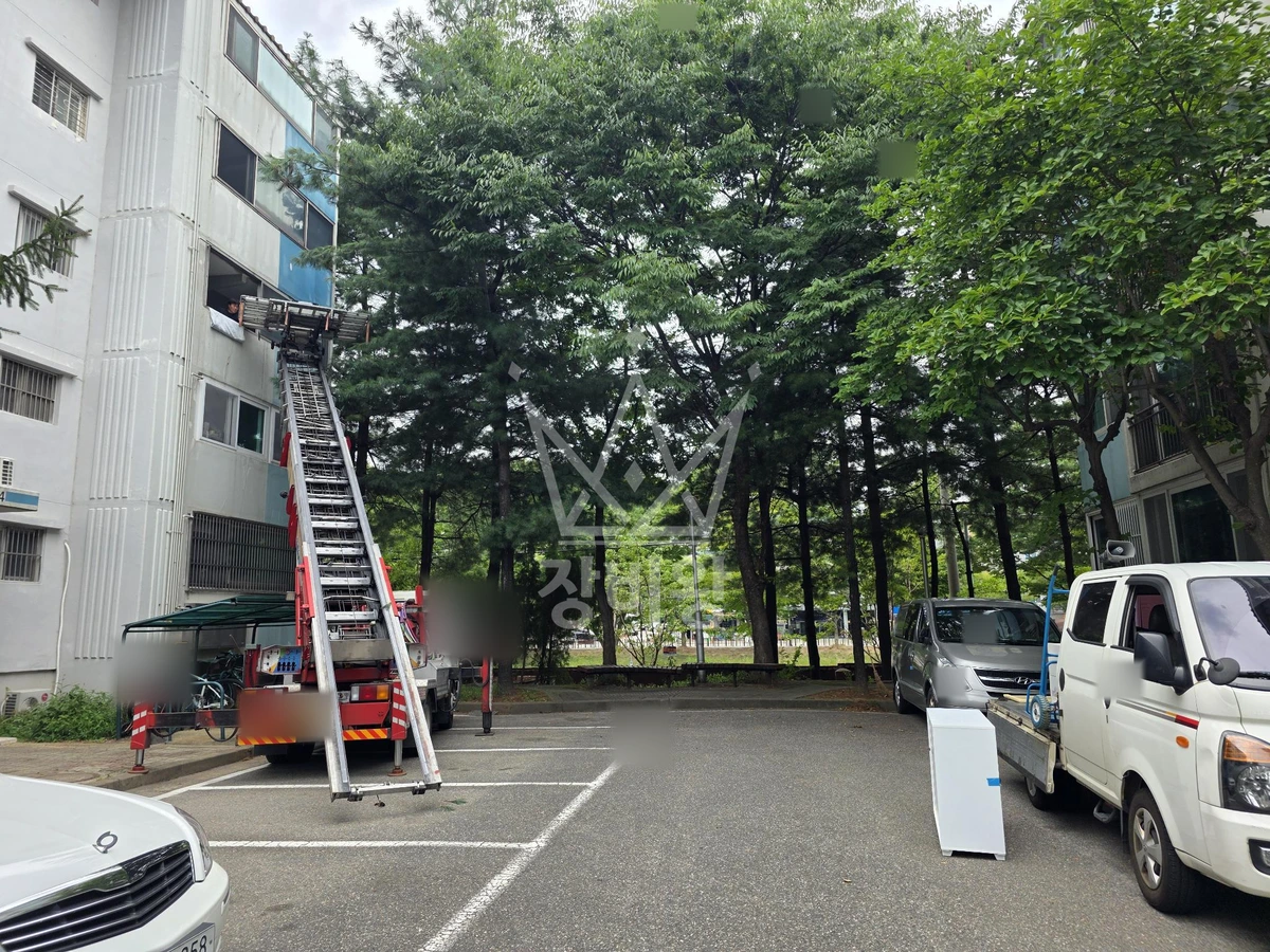 경기 안산시 상록구 월피동 2.5톤 사다리차 가구 4개, 가전제품 4 총 8개 작업완료사진 1