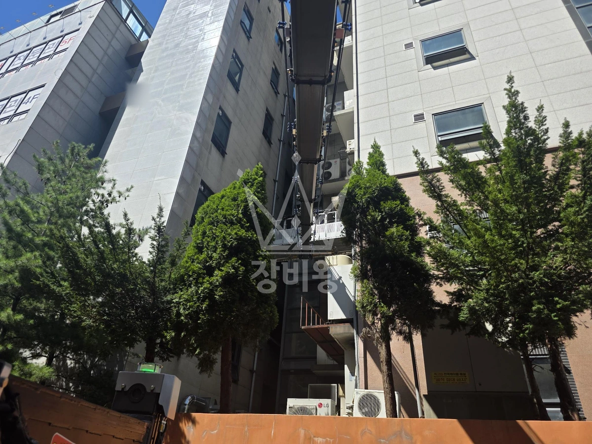 경기 화성시 동탄구 능동 3.5톤 스카이차 3층높이 실외기 작업사진 3