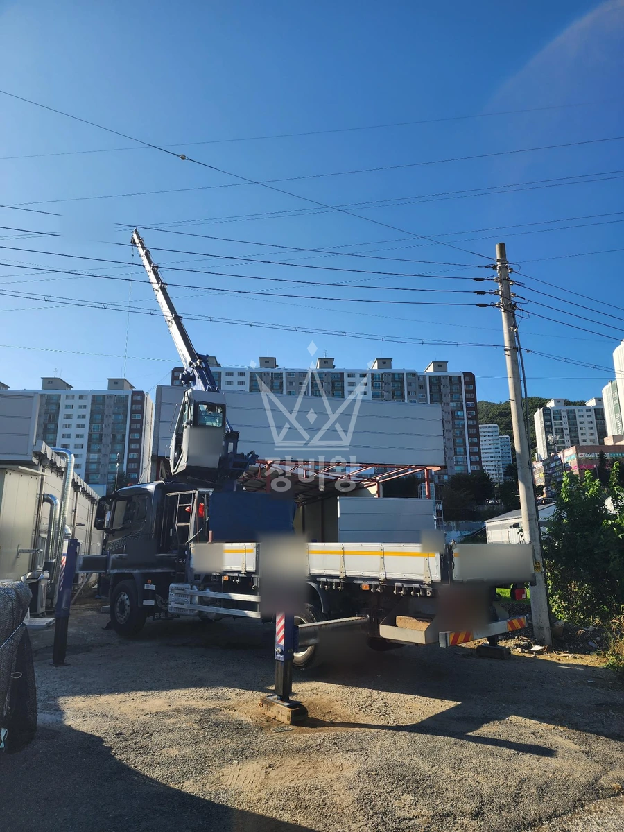 충남 아산시 좌부동 5톤 크레인 판넬 작업 작업사진 2