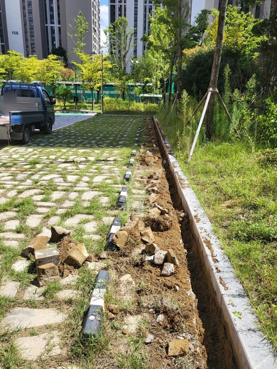 서울 강남구 개포동 포크레인(굴착기) 배수로 신설공사 작업사진 3