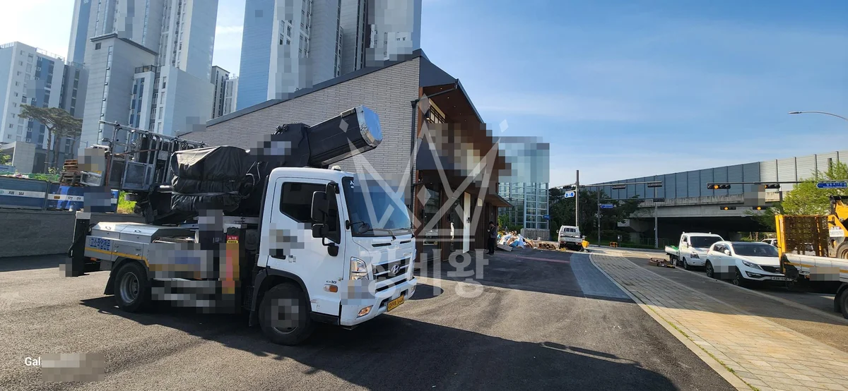 경기 시흥시 월곶동 3.5톤 스카이차 전기/금속 작업완료사진 1