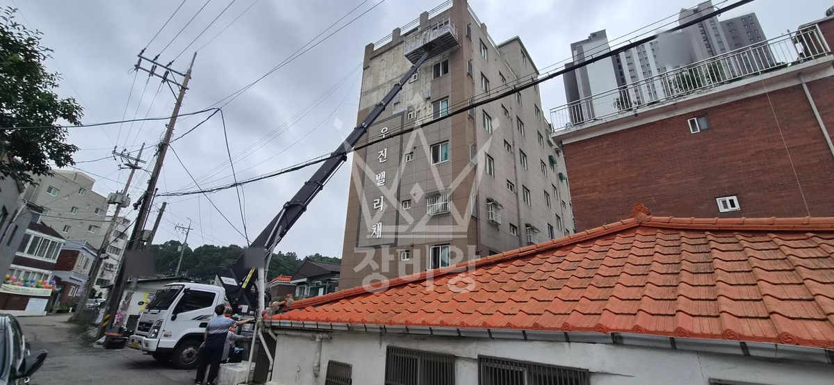인천 미추홀구 숭의동 3.5톤 스카이차 외부앙카작업 작업사진 3