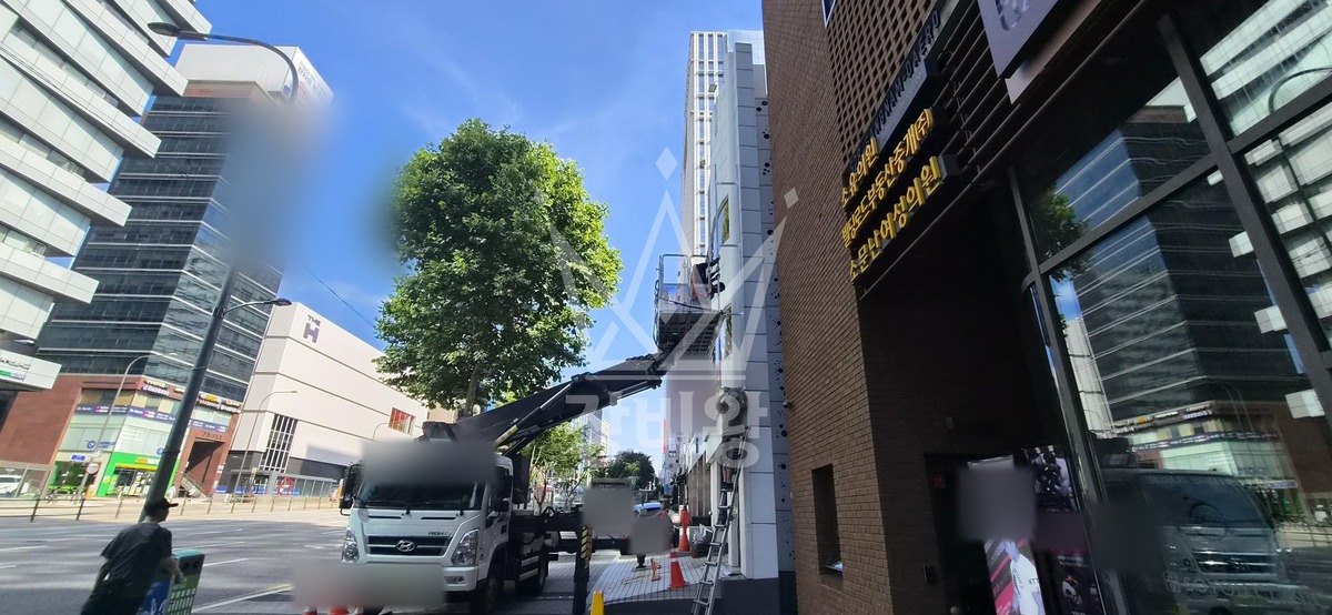 서울 강남구 논현동 3.5톤 스카이차 외벽-철 작업 작업사진 2