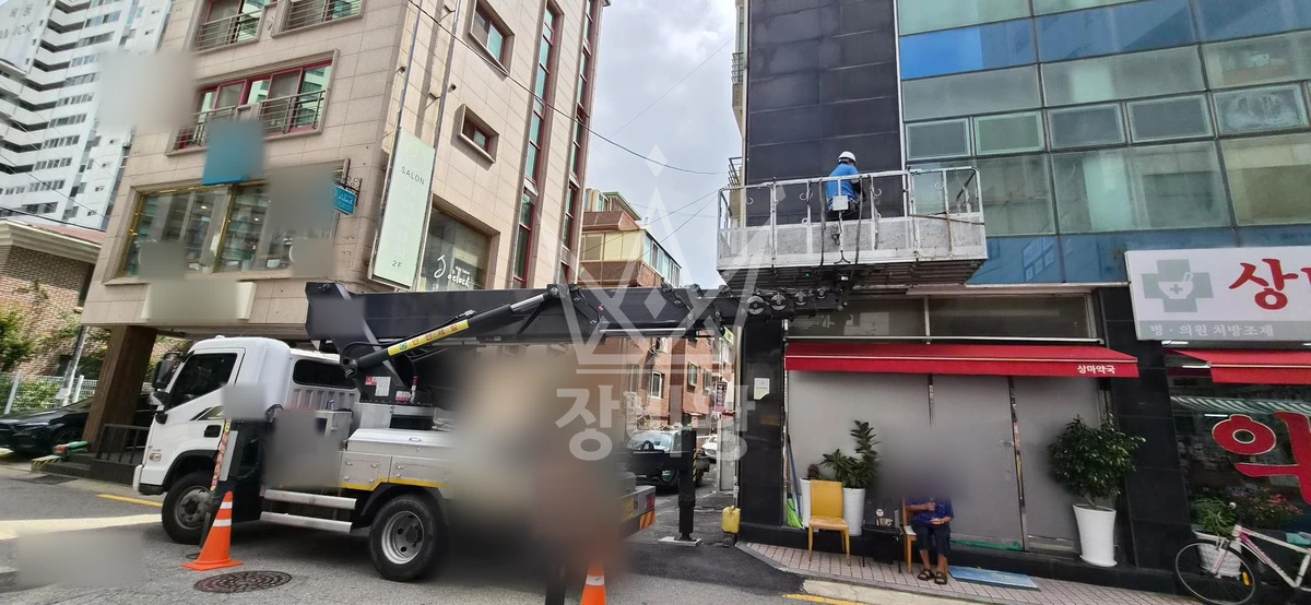 서울 양천구 목동 3.5톤 스카이차 실리콘 작업사진 2