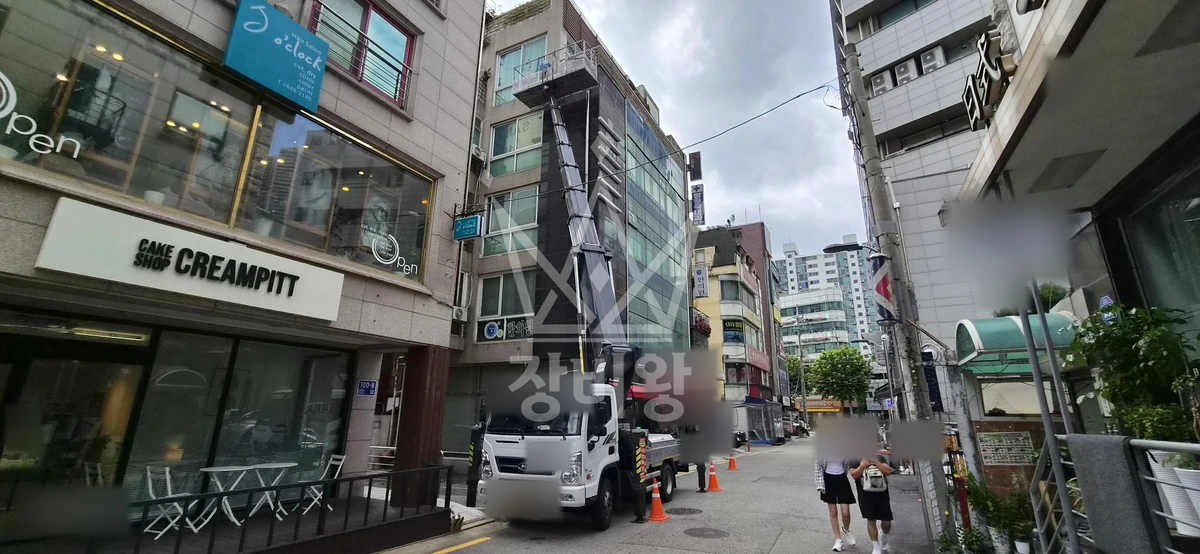 서울 양천구 목동 3.5톤 스카이차 실리콘 작업사진 3