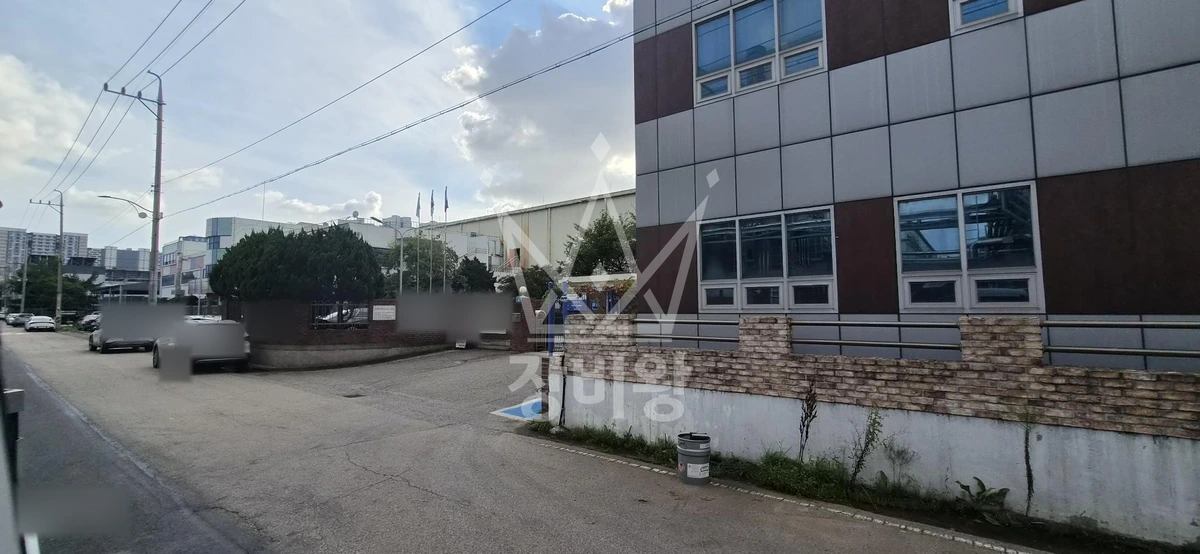 경기 안산시 단원구 성곡동 3.5톤 스카이차 실리콘코킹 작업완료사진 1