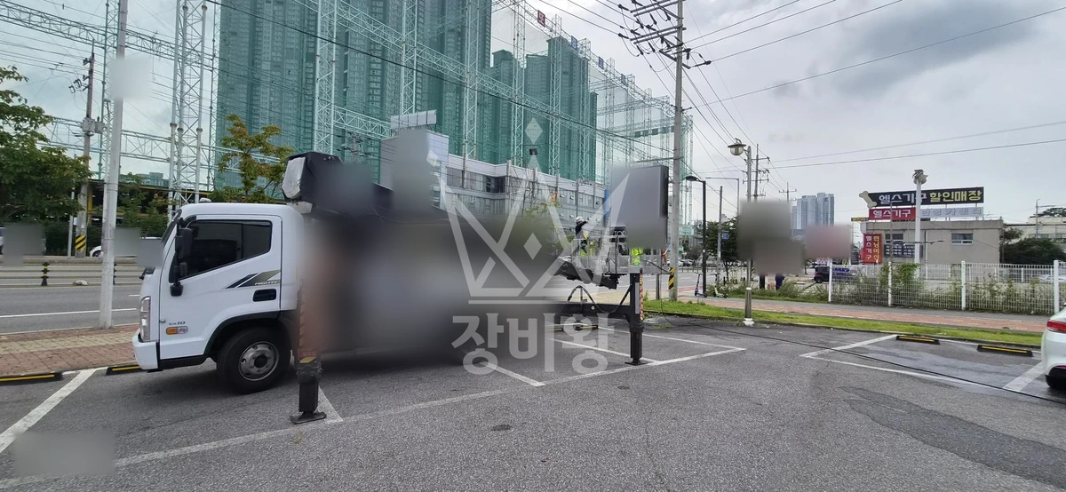 경기 고양시 일산서구 덕이동 3.5톤 스카이차 외벽 물청소 작업사진 3