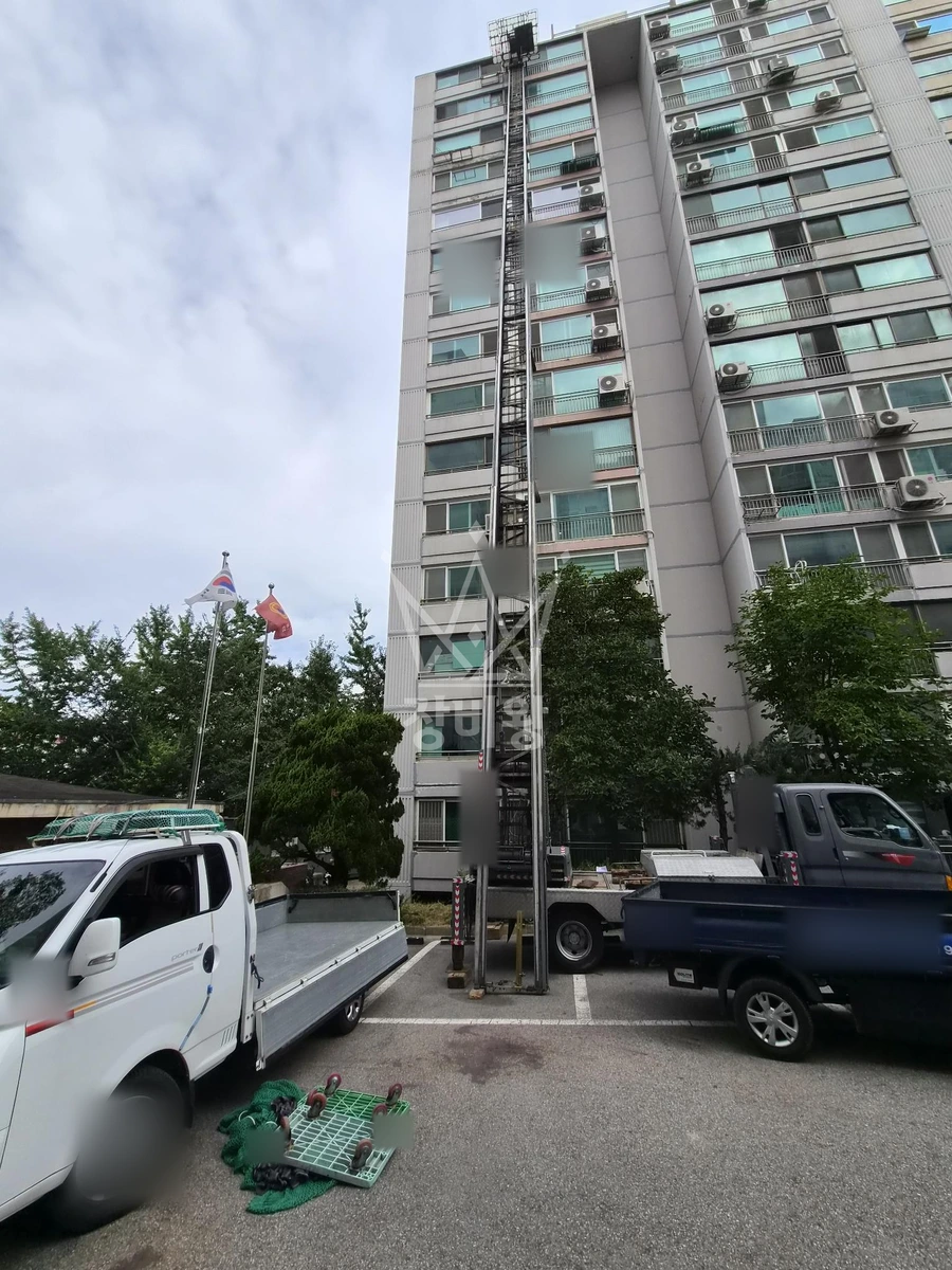 경기 성남시 중원구 은행동 3.5톤 사다리차 이삿짐 작업사진 1