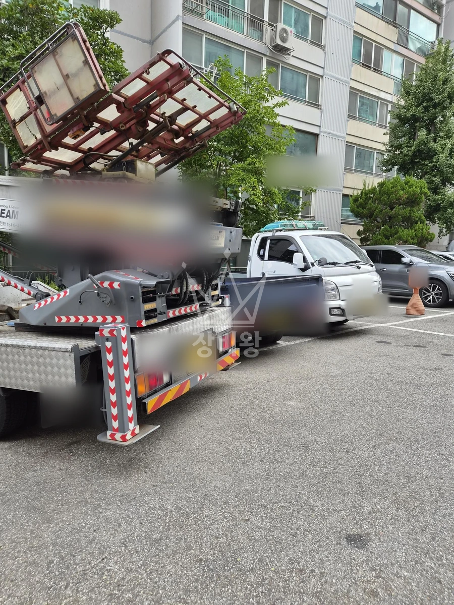 경기 성남시 중원구 은행동 3.5톤 사다리차 이삿짐 작업사진 3