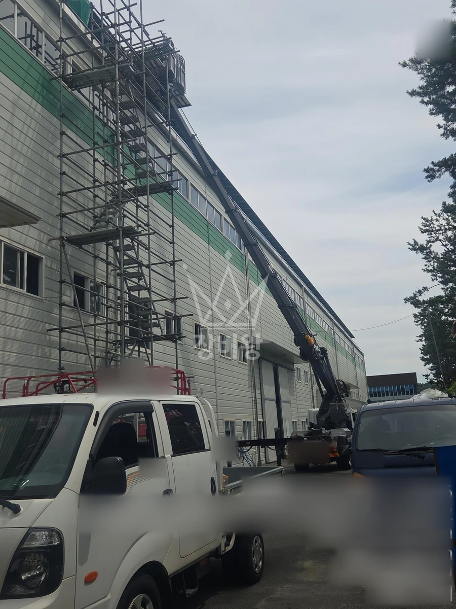 부산 기장군 장안읍 3.5톤 스카이차 물건하차 작업사진 1