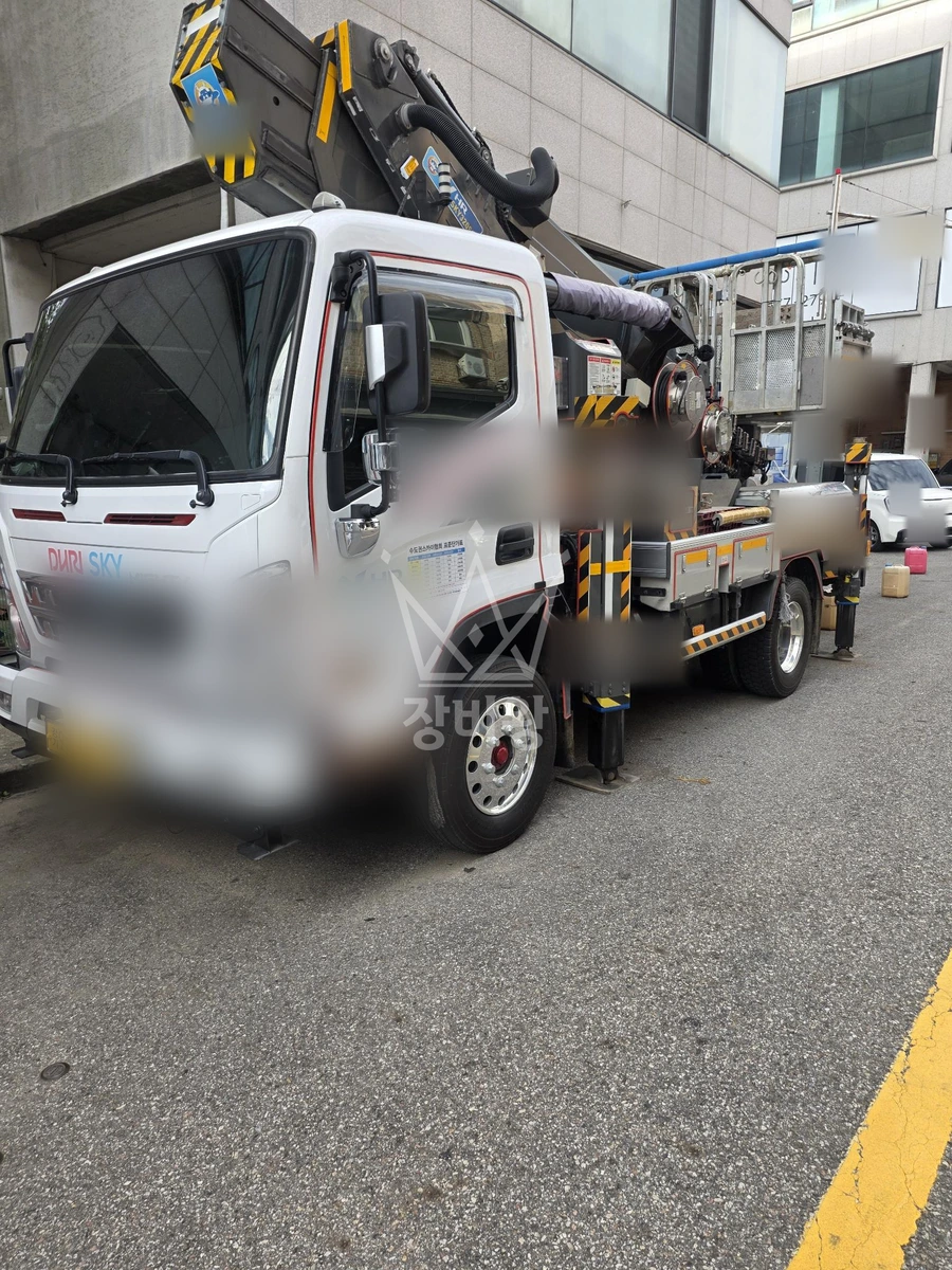 경기 안산시 단원구 성곡동 3.5톤 스카이차 실리콘코킹 작업완료사진 1