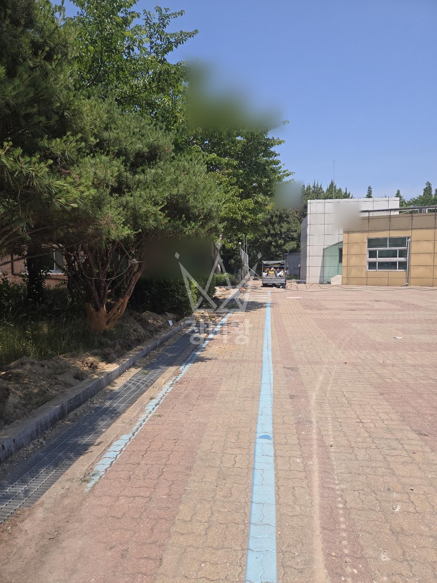 충남 보령시 웅천읍 포크레인(굴착기) 전기충천소 작업사진 3