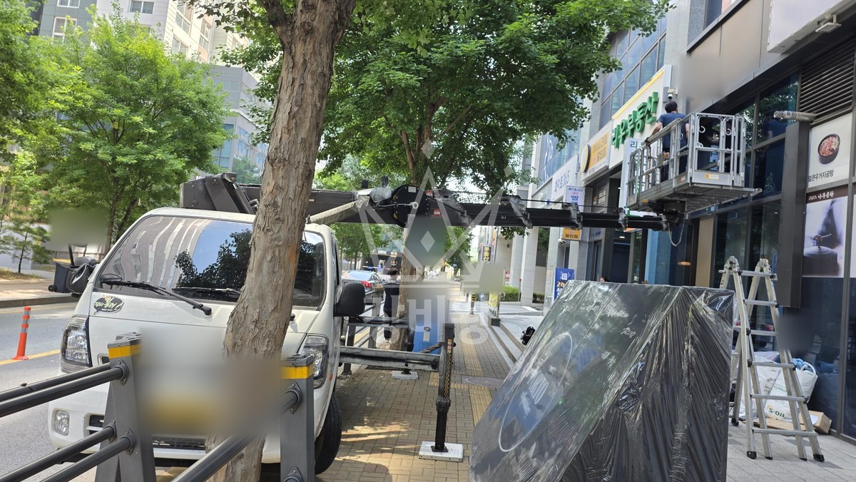 충남 아산시 배방읍 1톤 스카이차 어닝설치 작업사진 2