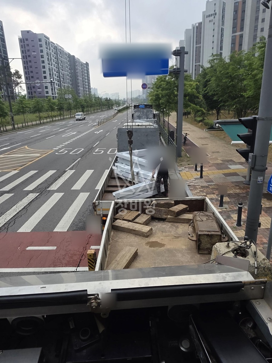 경기 파주시 동패동 5톤 크레인 캐노피 자재 양중 작업사진 1