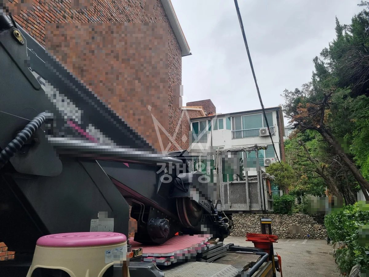 서울 광진구 광장동 3.5톤 스카이차 지붕작업 작업완료사진 1
