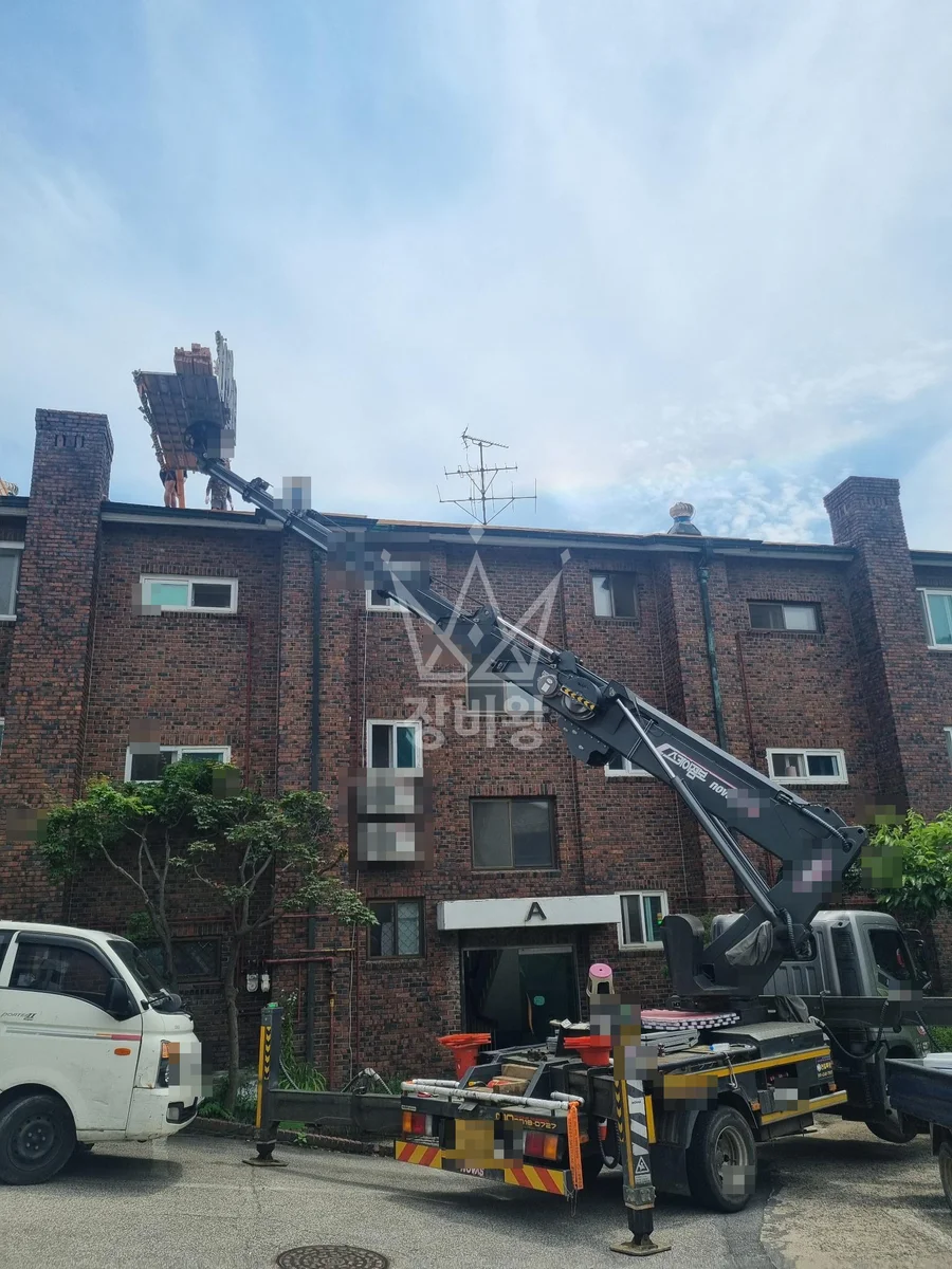 서울 광진구 광장동 3.5톤 스카이차 지붕작업 작업사진 1