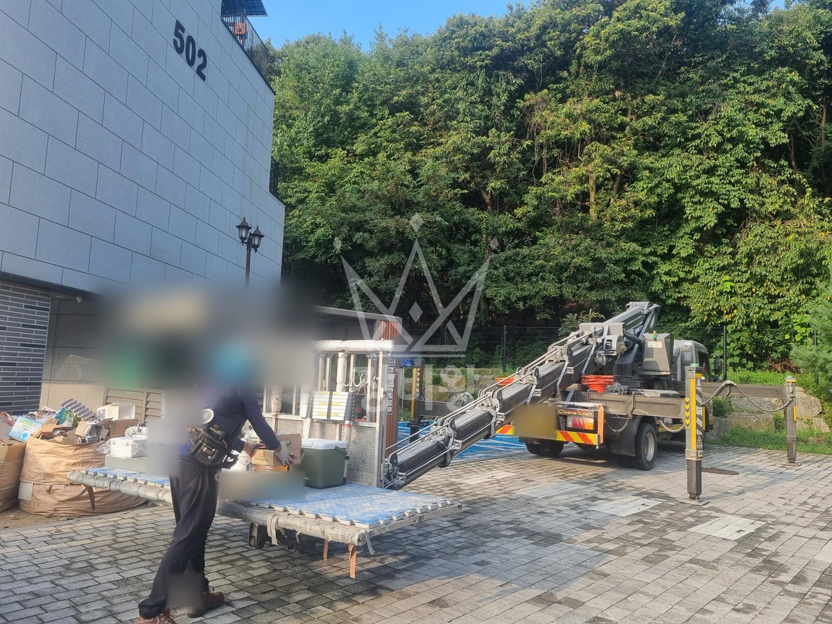경기 양주시 옥정동 3.5톤 스카이차 태양광설치자재양중 작업사진 1