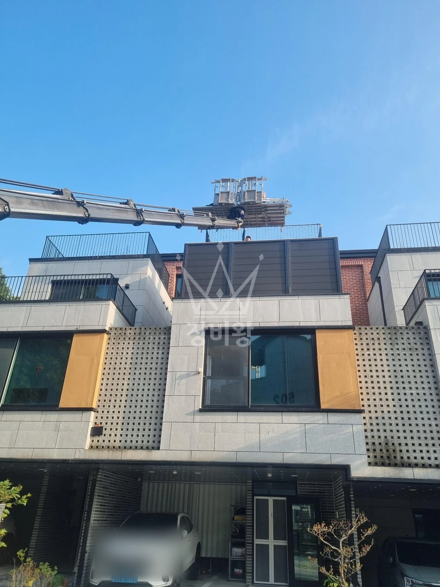 경기 양주시 옥정동 3.5톤 스카이차 태양광설치자재양중 작업사진 2