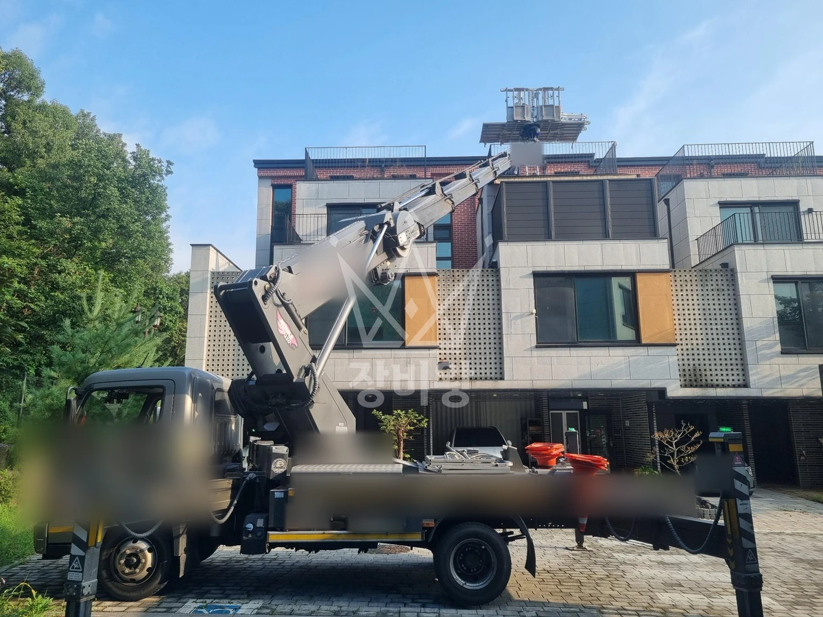 경기 양주시 옥정동 3.5톤 스카이차 태양광설치자재양중 작업사진 3