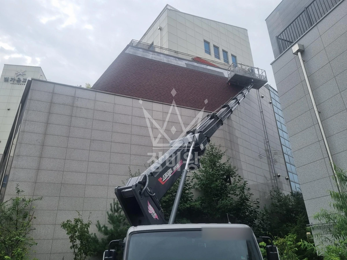 서울 노원구 상계동 3.5톤 스카이차 아스팔트싱글작업 작업사진 2