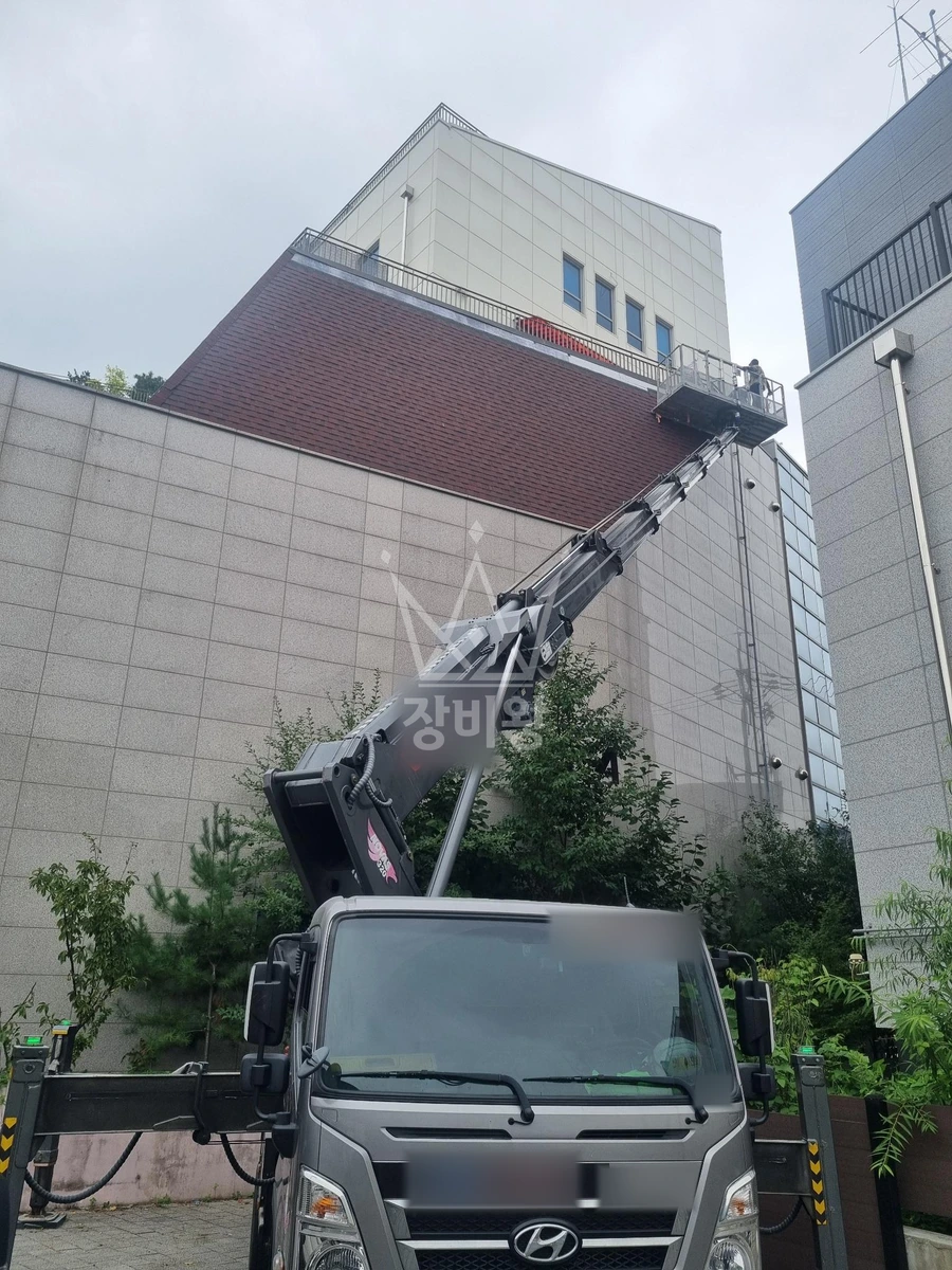 서울 노원구 상계동 3.5톤 스카이차 아스팔트싱글작업 작업사진 3