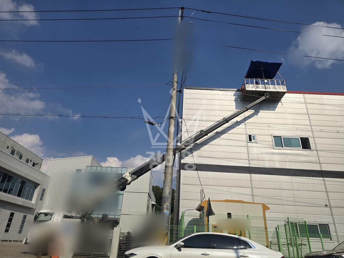 경기 화성시 동탄구 방교동 3.5톤 스카이차 공장2층 후레싱작업 작업사진 1