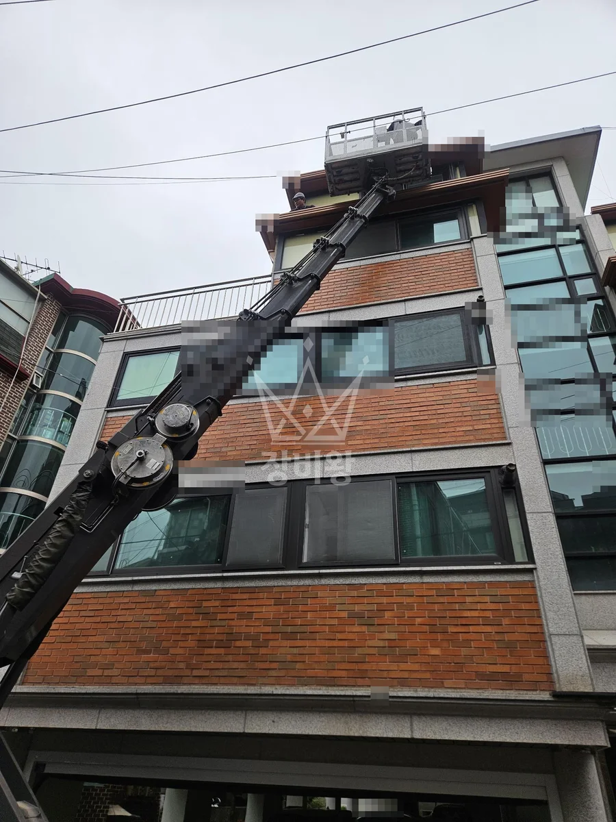 서울 동작구 사당동 2.5톤 스카이차 지붕작업 작업사진 3