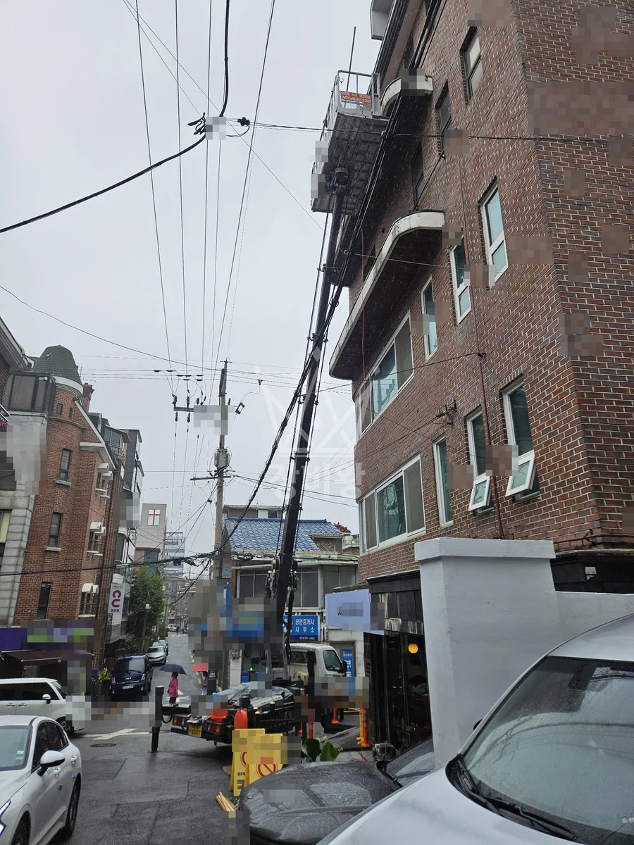 서울 동작구 사당동 2.5톤 스카이차 지붕작업 작업완료사진 1