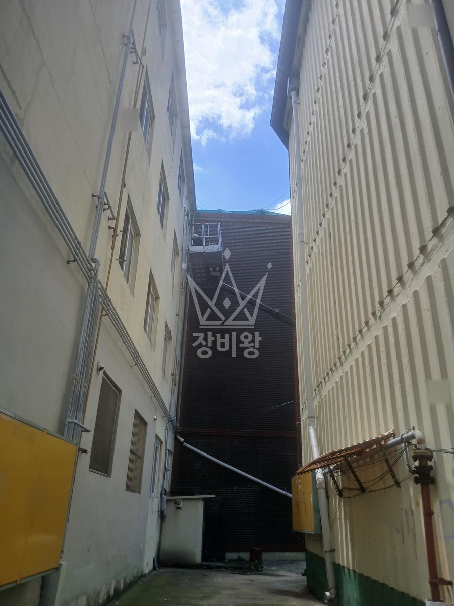경기 화성시 장안면 1톤 스카이차 빌라 4층 난간 실리콘 작업 작업사진 3