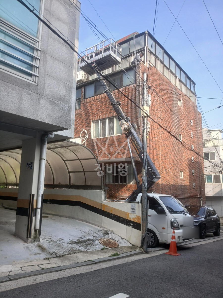 서울 강서구 화곡동 1톤 스카이차 실리콘작업 작업사진 1