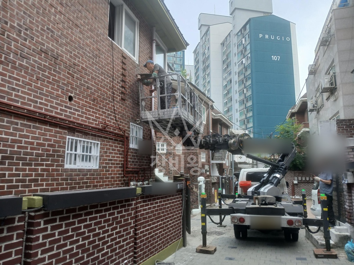 서울 서대문구 창천동 1톤 스카이차 페인트/발수제작업 작업사진 2