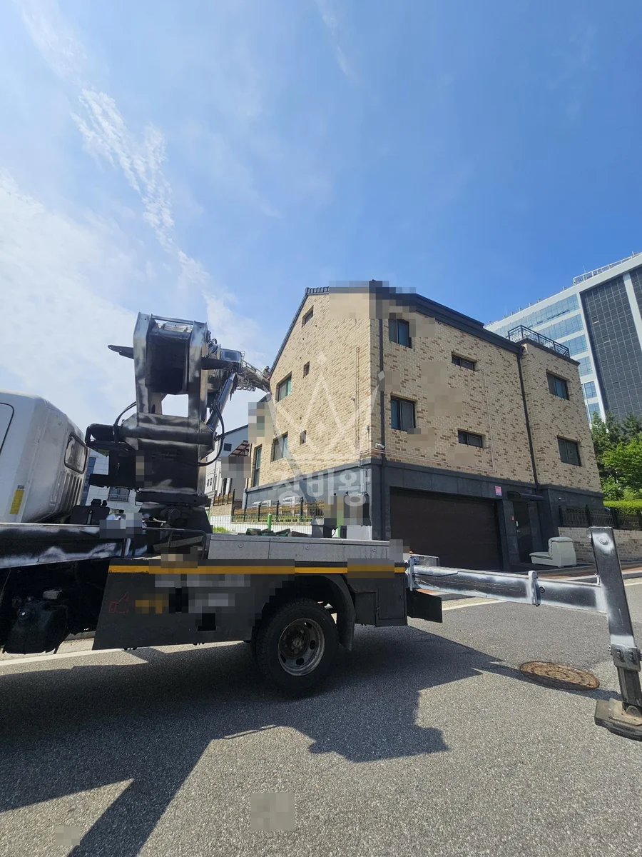 경기 오산시 외삼미동 3.5톤 스카이차 옥상 물받이 작업 작업완료사진 1