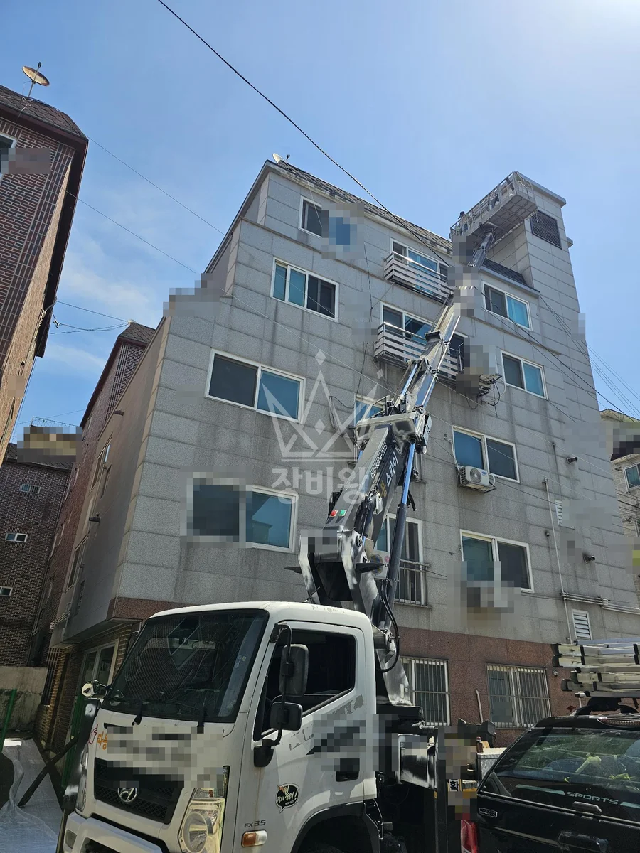 경기 수원시 권선구 3.5톤 스카이차 페인트작업 작업사진 1