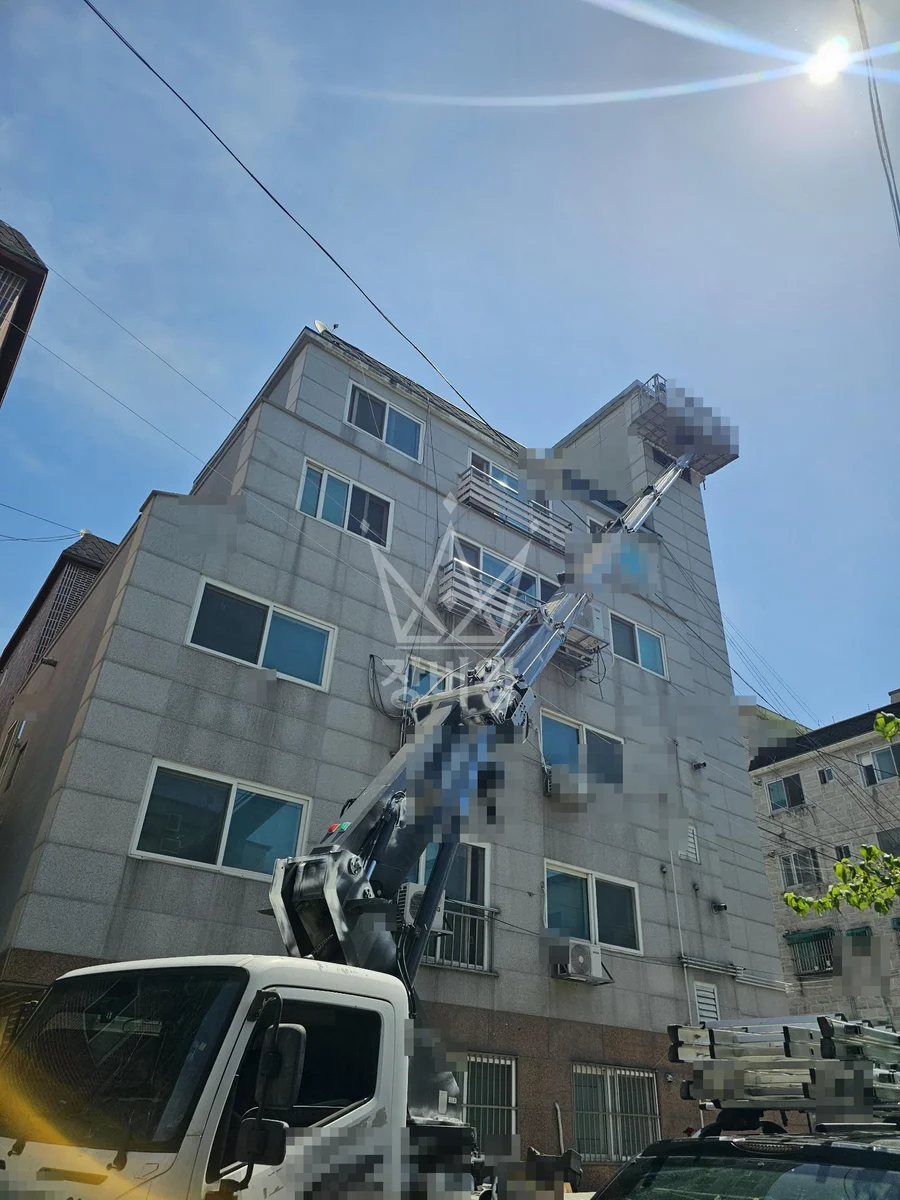 경기 수원시 권선구 3.5톤 스카이차 페인트작업 작업사진 2