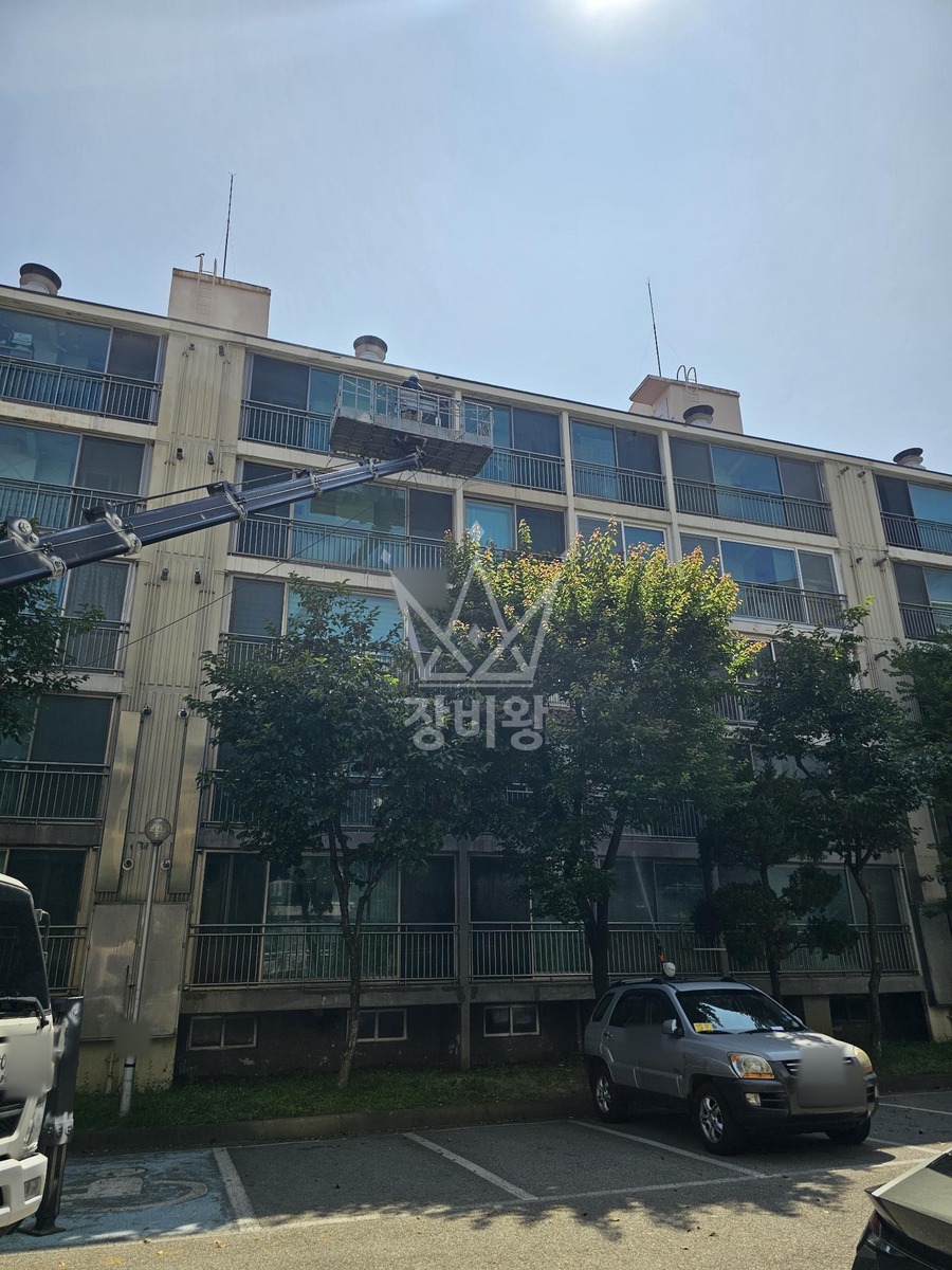 경기 시흥시 정왕동 3.5톤 스카이차 페인트작업 작업사진 1