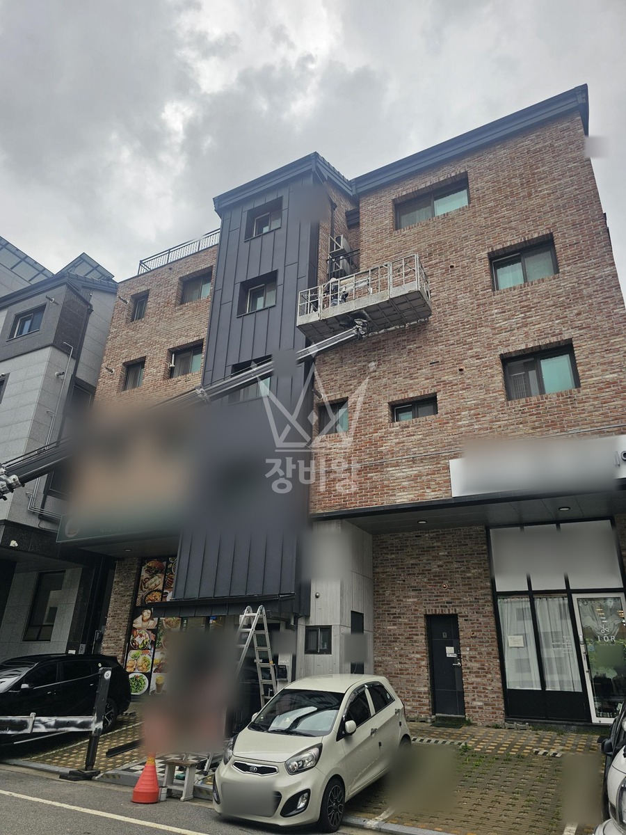 경기 화성시 효행구 봉담읍 3.5톤 스카이차 우수관 상단교체 작업사진 2