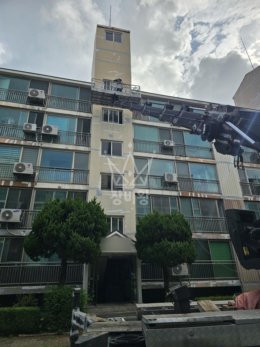경기 시흥시 정왕동 3.5톤 스카이차 페인트작업 작업사진 3