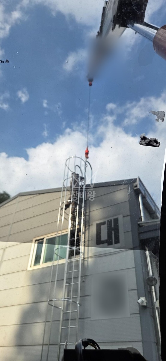 충남 아산시 음봉면 16톤 크레인 8m높이 단층 모듈양중 작업사진 2