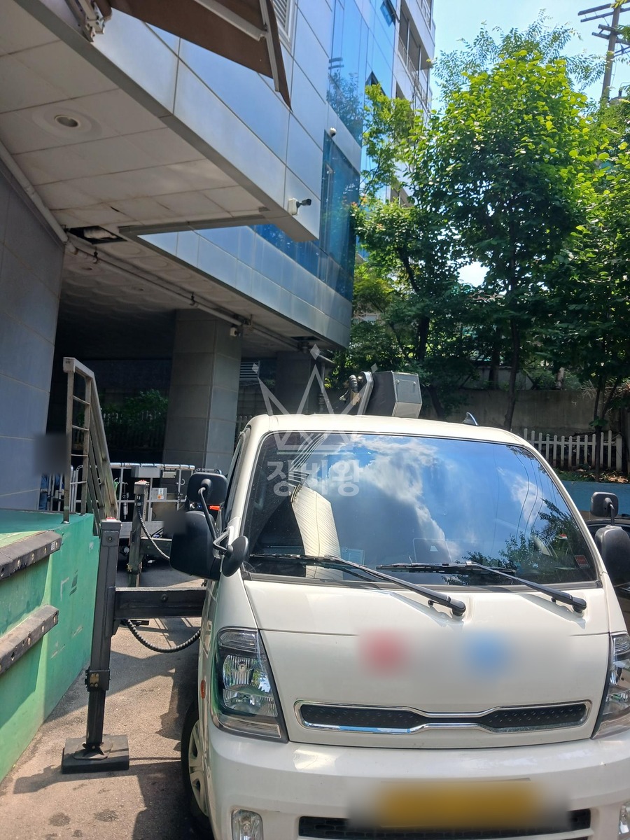 서울 구로구 구로동 1톤 스카이차 1충천장작업 작업사진 3