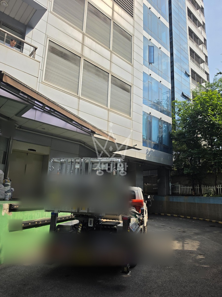 서울 구로구 구로동 1톤 스카이차 1충천장작업 작업완료사진 1