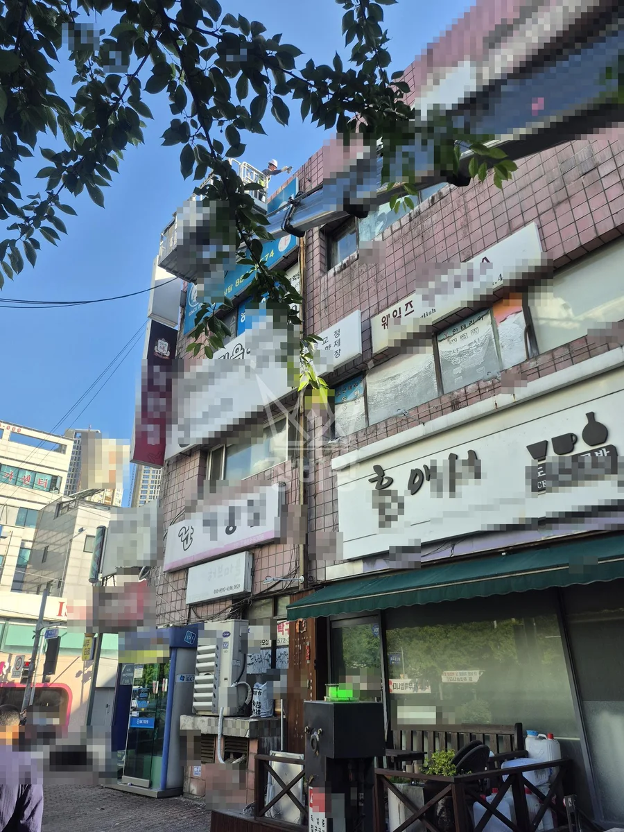 인천 미추홀구 용현동 3.5톤 스카이차 방수제 작업 작업사진 1