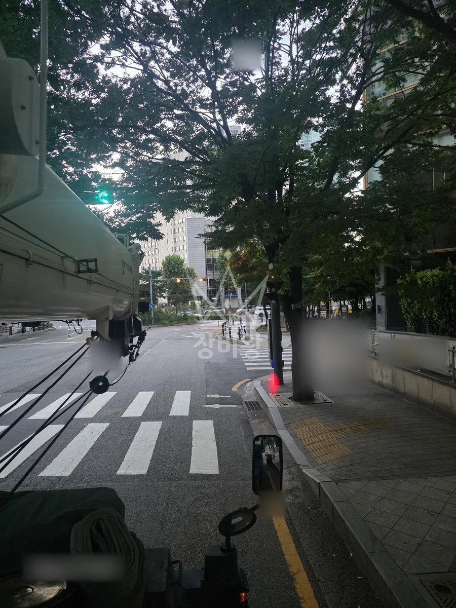 서울 마포구 공덕동 25톤 크레인 작업 현장 도착사진