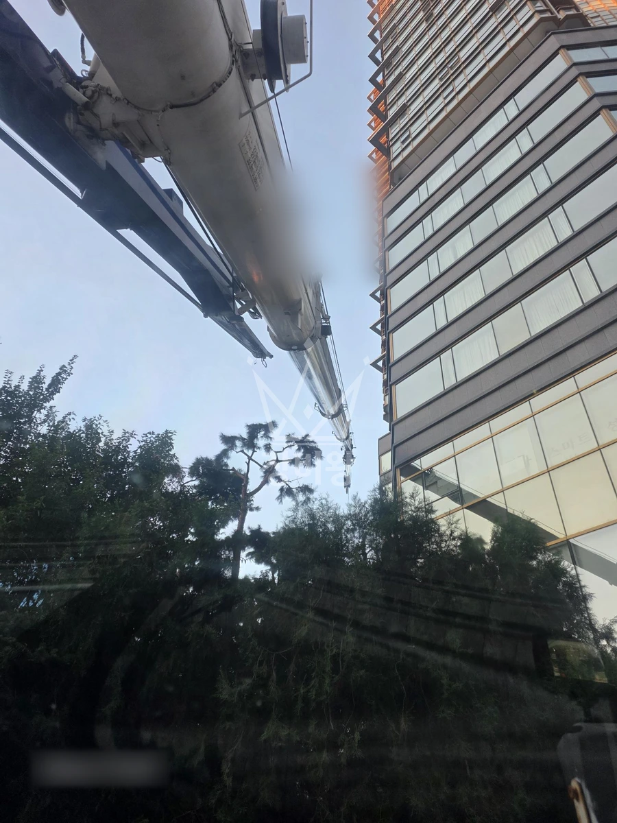 서울 마포구 공덕동 25톤 크레인 실외기양중 작업사진 3